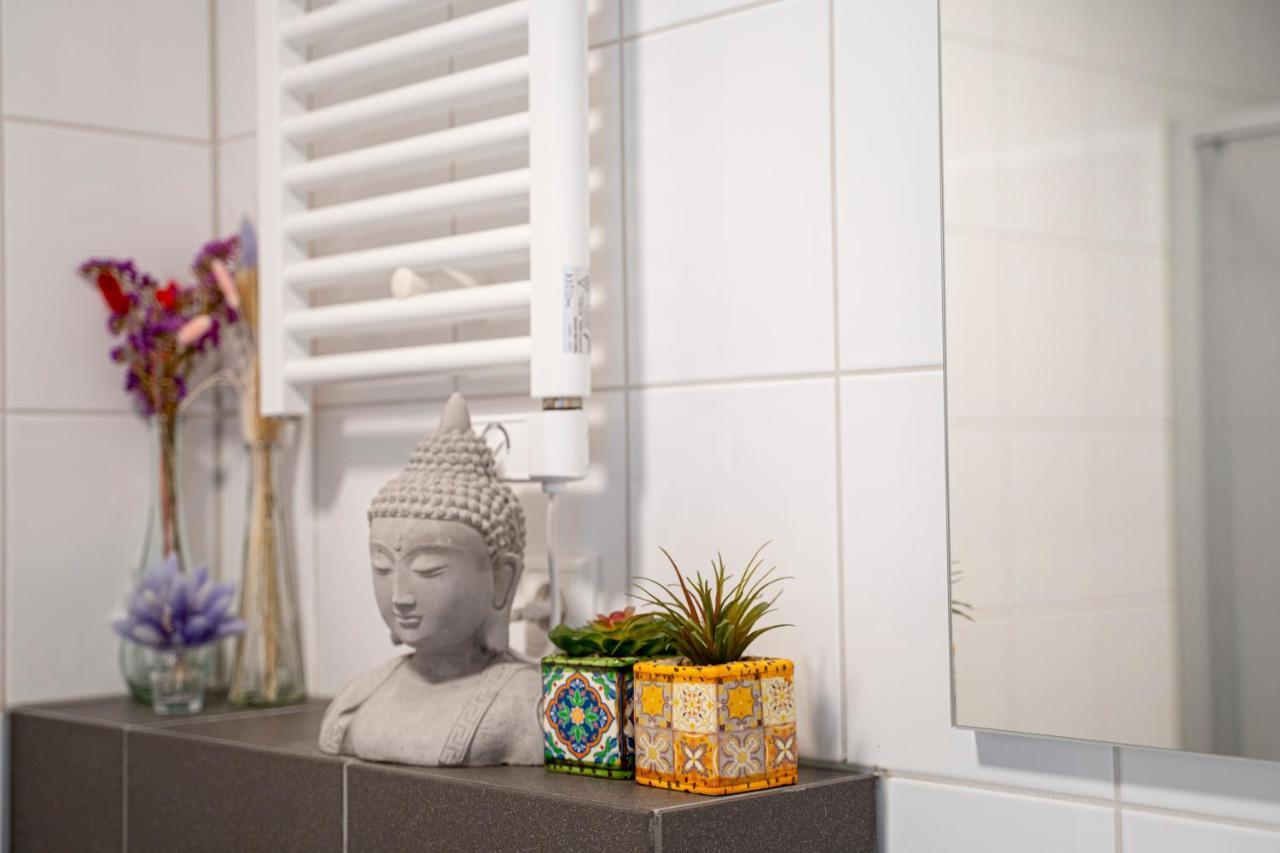 Nora Waterview Apartment Breda Bagian luar foto