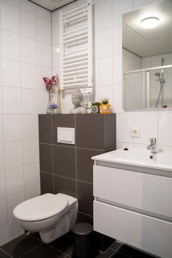 Nora Waterview Apartment Breda Bagian luar foto