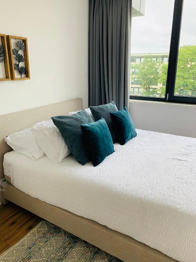 Nora Waterview Apartment Breda Bagian luar foto